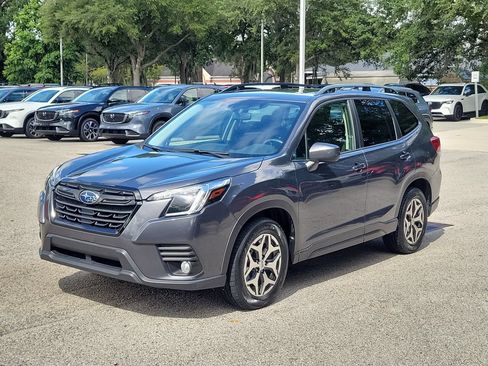 Used 2022 Subaru Forester Premium AWD/4WD image 1