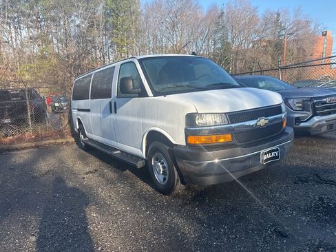 Used 2023 Chevrolet Express 3500 LT w/ LT Preferred Equipment Group image 2