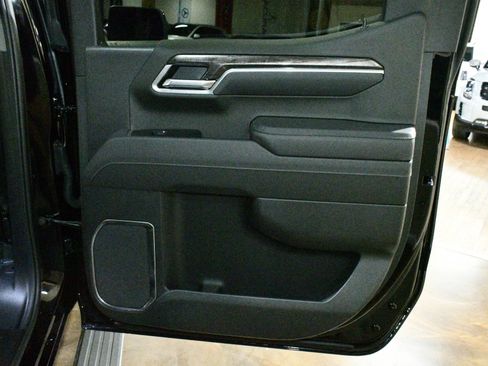 Used 2025 Chevrolet Silverado 1500 LTZ w/ LTZ Premium Package image 44