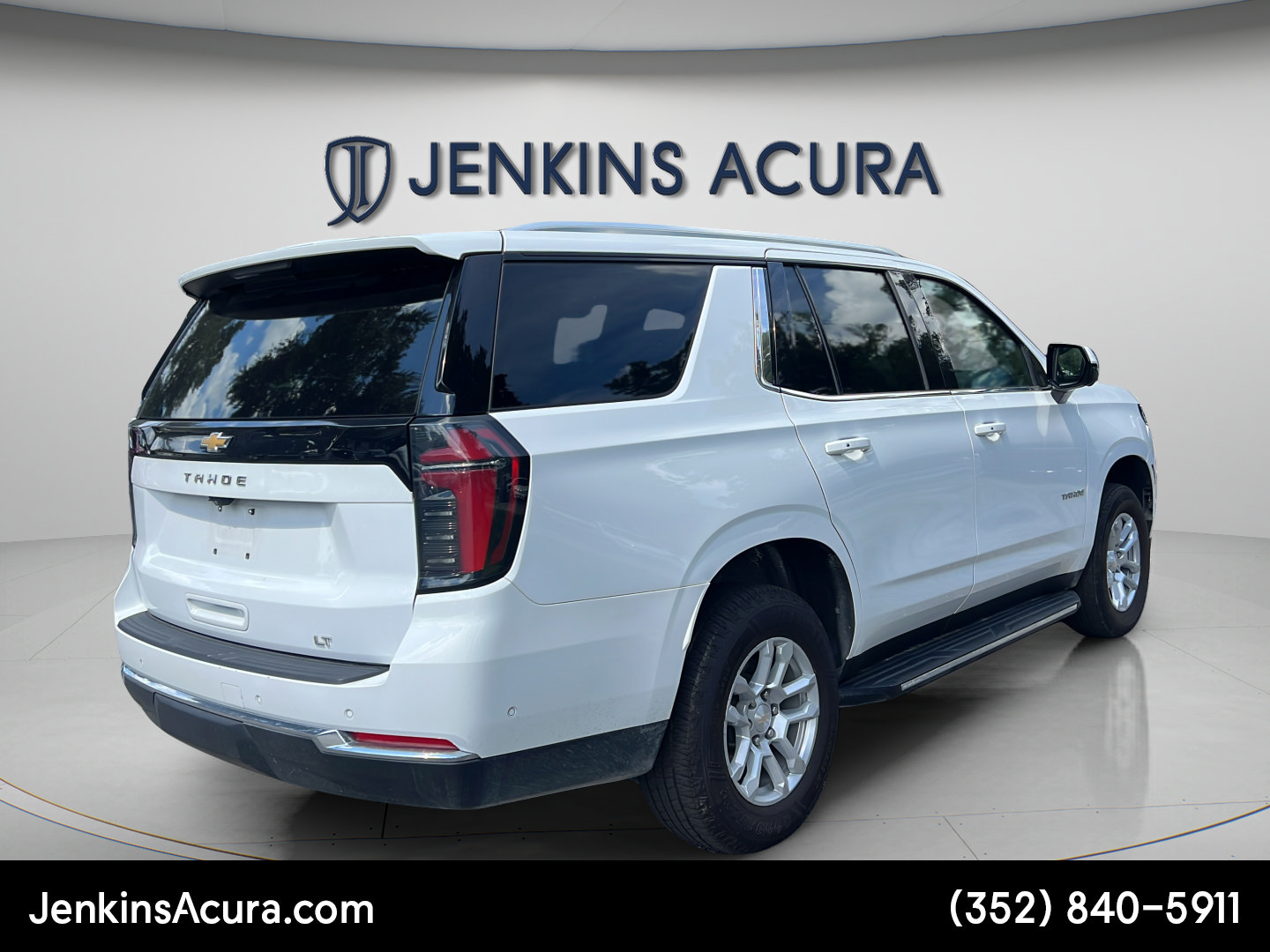 Used 2025 Chevrolet Tahoe LT RWD image 3