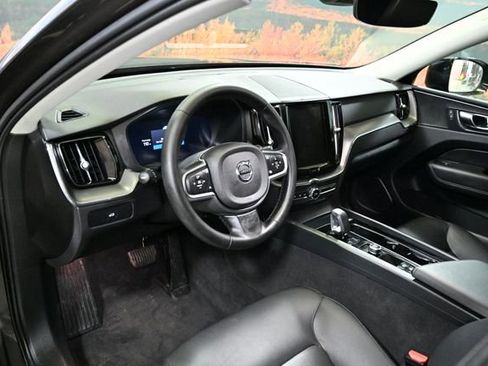 Used 2024 Volvo XC60 B5 Core AWD/4WD image 22