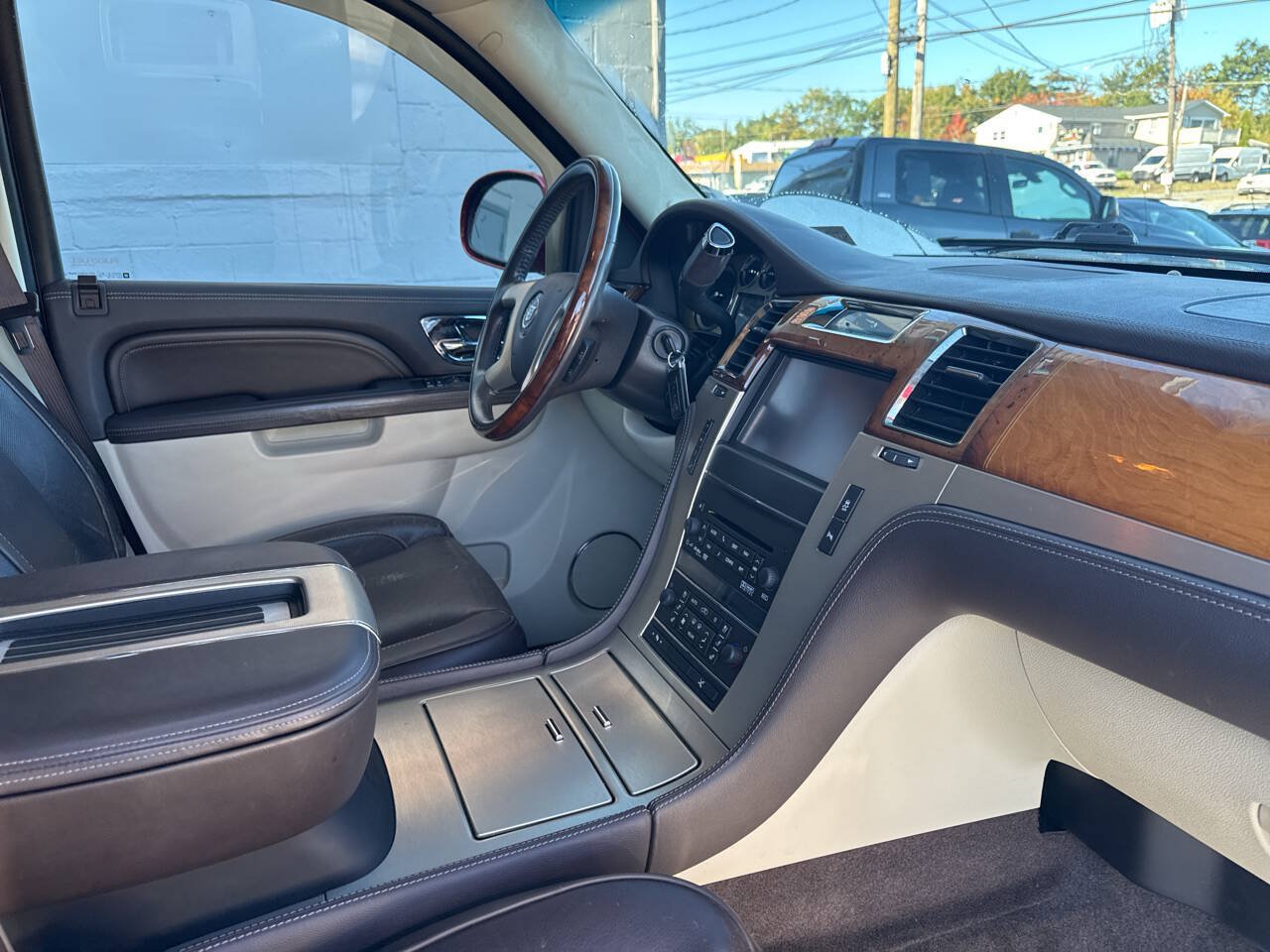 Used 2013 Cadillac Escalade Platinum AWD/4WD image 31