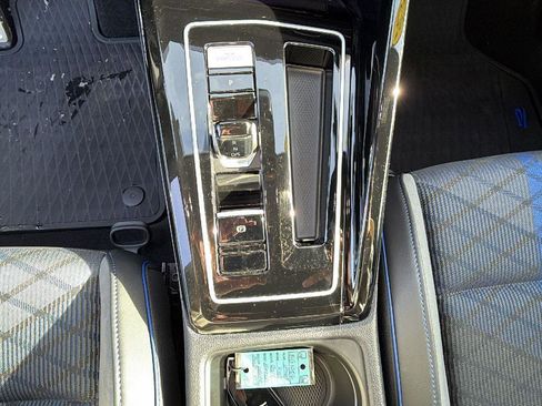 Used 2025 Volkswagen Golf R Black Edition image 13