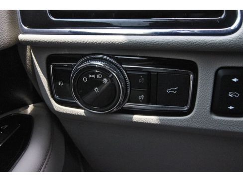 Used 2021 Lincoln Navigator Reserve w/ Luxury Package RWD image 23