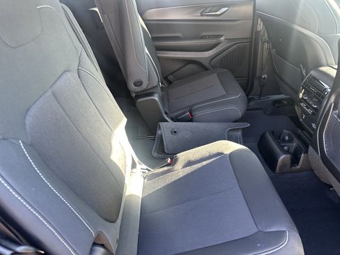 New 2025 Jeep Grand Cherokee L Laredo w/ Luxury Tech Group I image 27