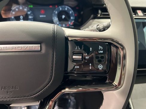 Used 2025 Land Rover Range Rover Velar S image 32