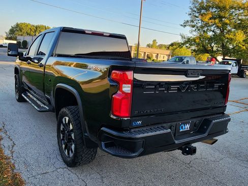Used 2020 Chevrolet Silverado 2500 Custom w/ Custom Value Package image 13