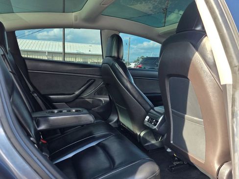 Used 2019 Tesla Model 3 image 10