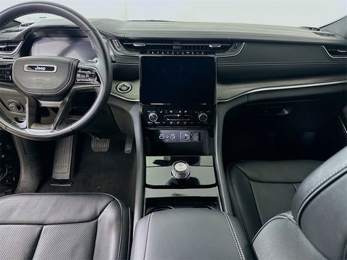 Used 2022 Jeep Grand Cherokee Overland image 18