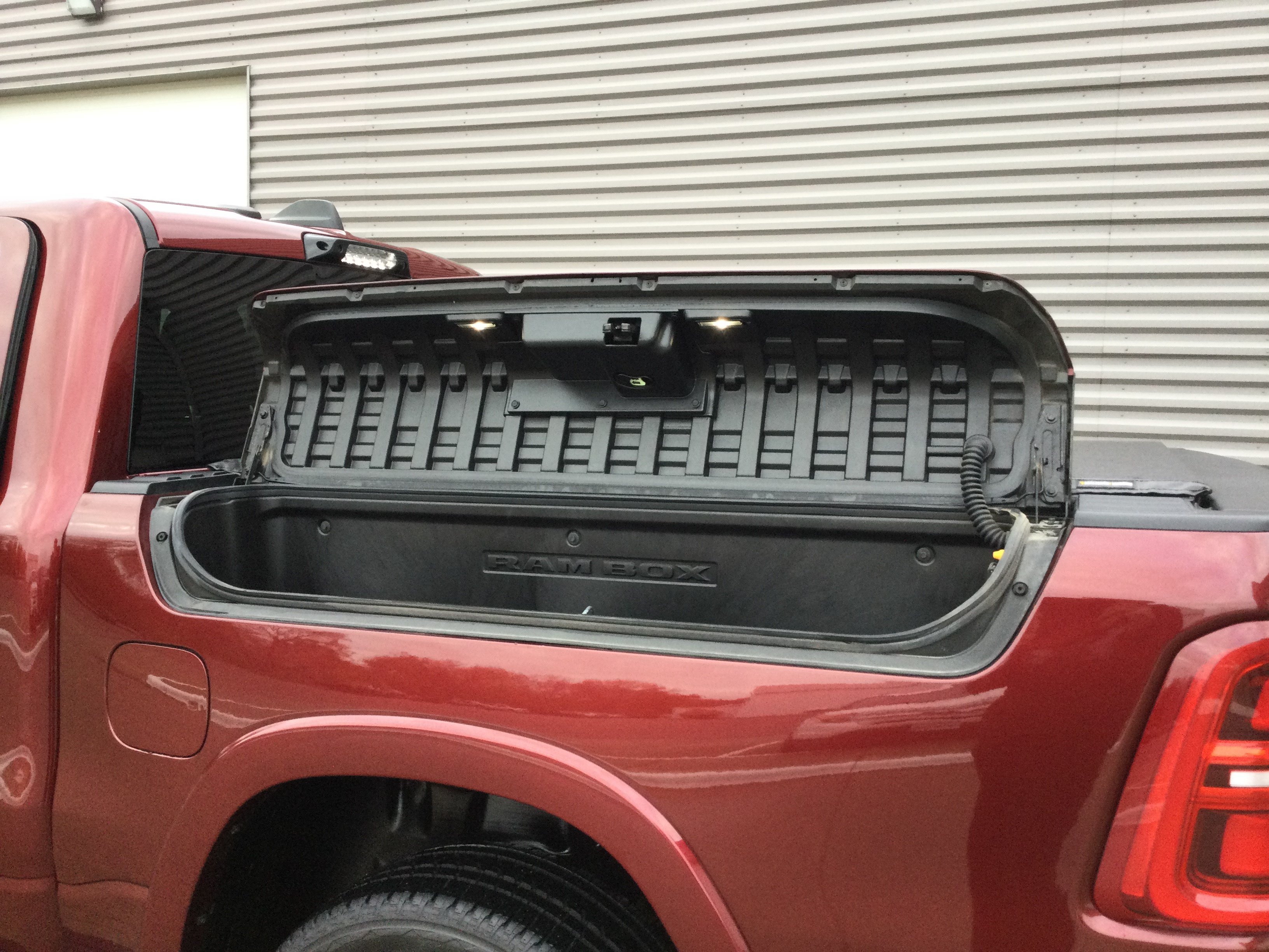 Used 2025 RAM 1500 Limited AWD/4WD image 9