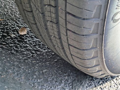 New 2025 Jeep Grand Cherokee Laredo image 12