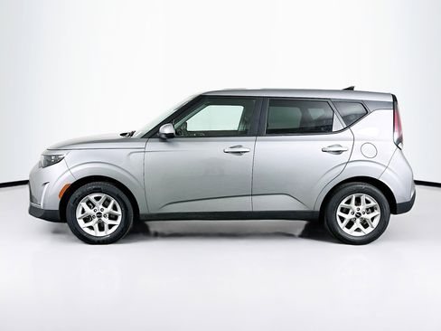 Used 2025 Kia Soul LX w/ LX Technology Package image 4
