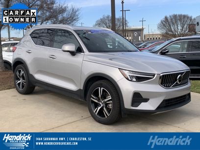 Used 2025 Volvo XC40 B5 Core