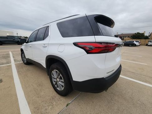Used 2023 Chevrolet Traverse LT FWD image 4