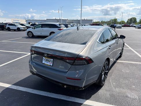 Used 2025 Honda Accord Touring image 6