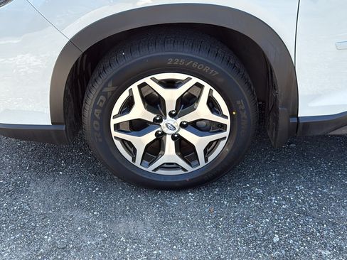 Certified 2021 Subaru Forester Premium AWD/4WD image 10