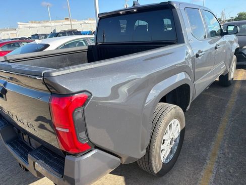 Used 2024 Toyota Tacoma SR5 AWD/4WD image 5
