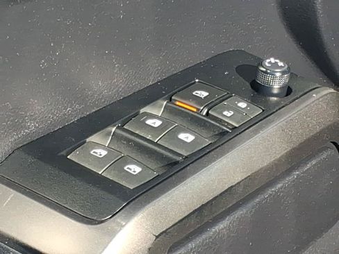 Used 2021 Toyota Tacoma TRD Off-Road w/ Technology Package AWD/4WD image 14