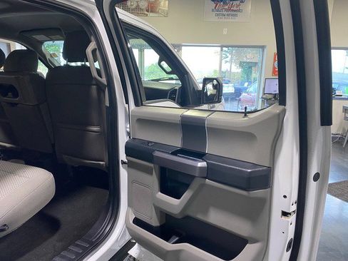 Used 2019 Ford F150 XLT w/ Equipment Group 302A Luxury AWD/4WD image 18