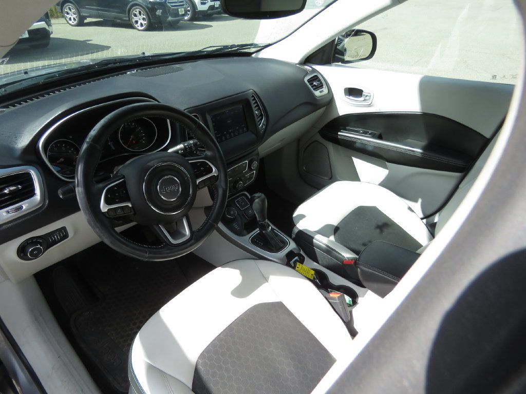 Used 2018 Jeep Compass Latitude w/ Popular Equipment Group AWD/4WD image 11