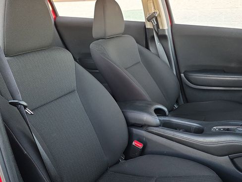 Used 2017 Honda HR-V LX image 29