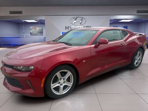 Used 2017 Chevrolet Camaro LT RWD image 2
