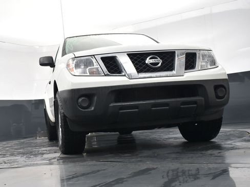 Used 2020 Nissan Frontier S image 28