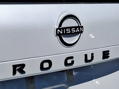 New 2026 Nissan Rogue SV AWD/4WD image 4