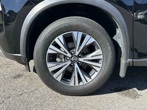 Certified 2023 Nissan Rogue SV w/ SV Premium B Package AWD/4WD image 9