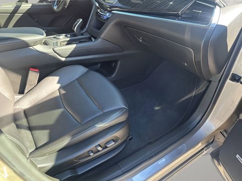 Used 2022 Cadillac XT6 Premium Luxury image 16