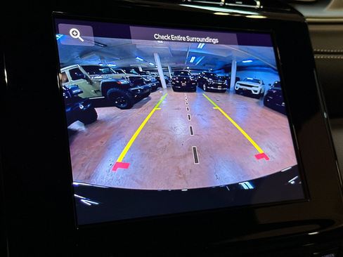 New 2025 Jeep Grand Cherokee Altitude image 18