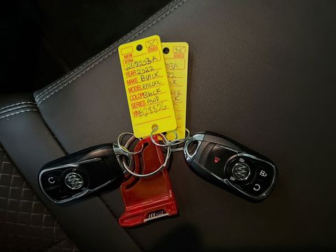 Used 2022 Buick Encore Preferred w/ Safety Package image 24