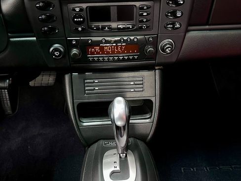 Used 2000 Porsche 911 Cabriolet image 23