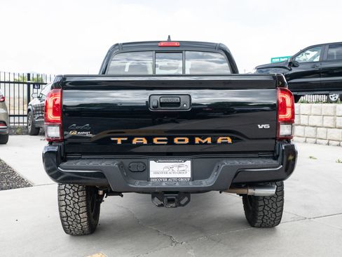 Used 2022 Toyota Tacoma SR5 AWD/4WD image 6