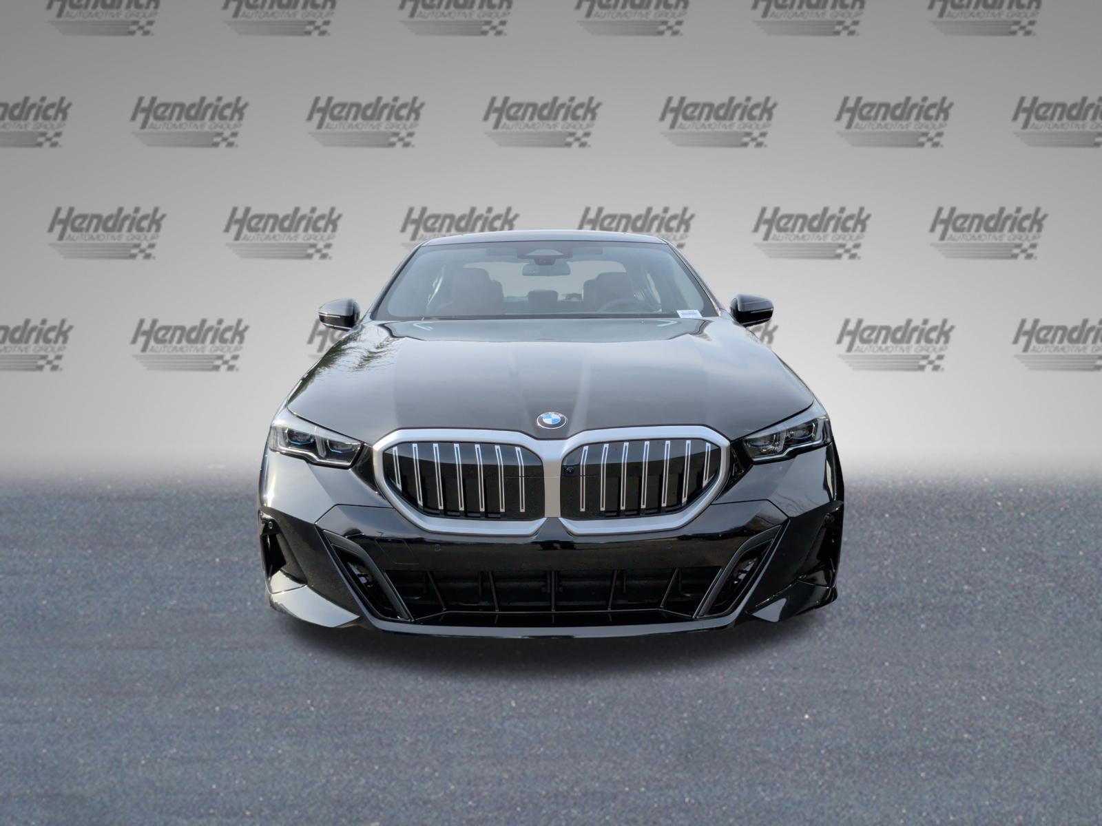 Used 2026 BMW 530i xDrive w/ M Sport Package AWD/4WD image 5