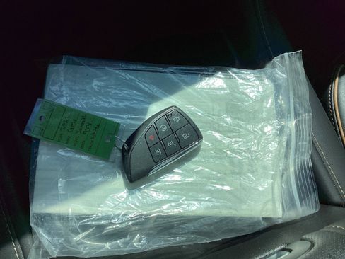 Used 2022 GMC Yukon XL AT4 w/ Technology Package image 23