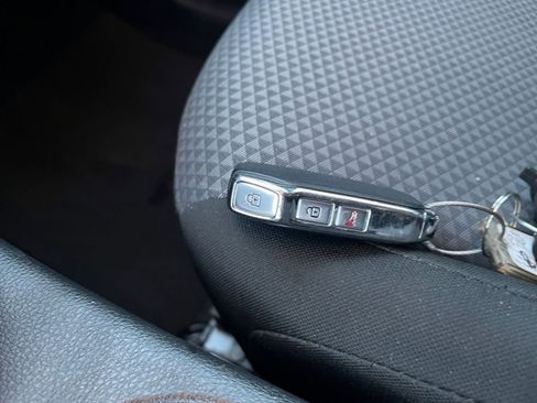 Used 2025 Kia Soul LX w/ LX Technology Package image 21