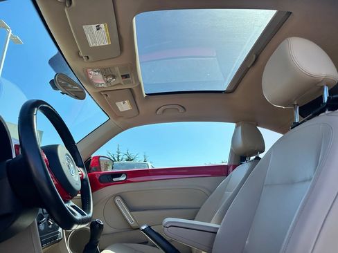 Used 2014 Volkswagen Beetle 2.5 FWD image 14