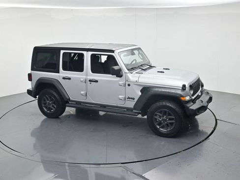 Used 2024 Jeep Wrangler Unlimited Rubicon AWD/4WD image 46