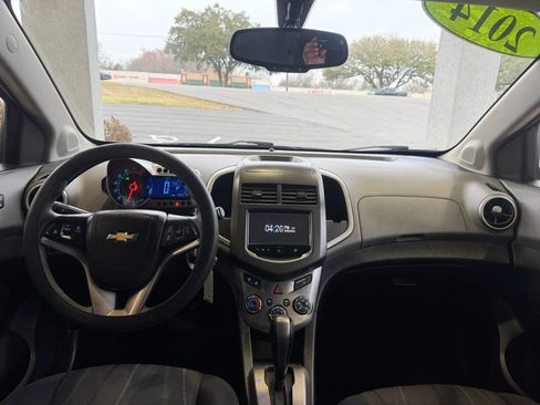 Used 2014 Chevrolet Sonic LT FWD image 9