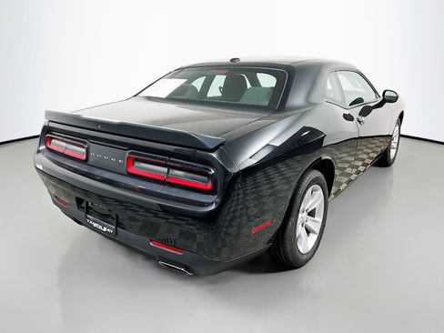 Used 2023 Dodge Challenger SXT image 4