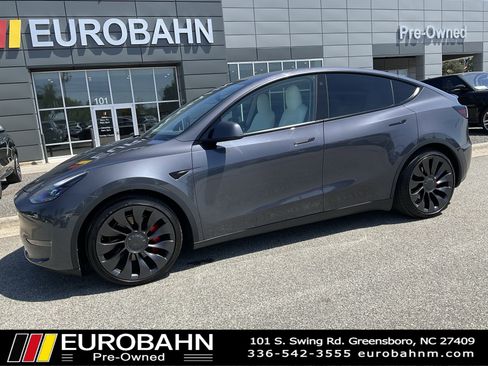 Used 2022 Tesla Model Y Performance AWD/4WD image 26