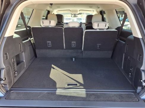 New 2026 Lincoln Navigator L Premier AWD/4WD image 9