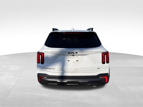 Certified 2025 Kia Sorento SX image 8