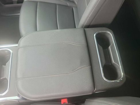 Used 2025 Chevrolet Silverado 2500 LTZ w/ LTZ Convenience Package AWD/4WD image 20
