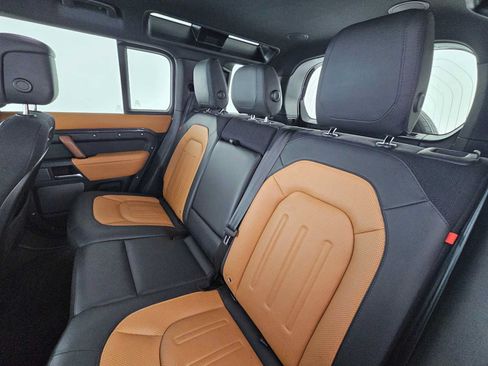Used 2022 Land Rover Defender 110 X AWD/4WD image 17