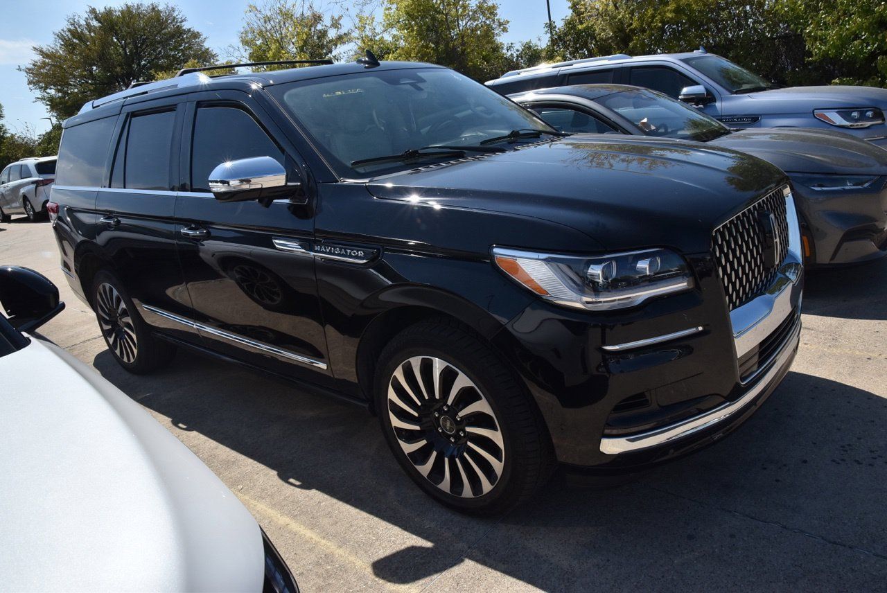 Used 2022 Lincoln Navigator Black Label AWD/4WD image 5