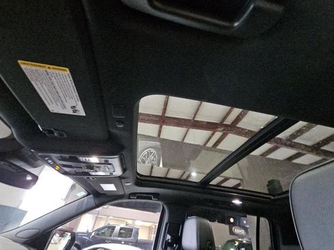 Used 2023 GMC Yukon XL Denali image 5