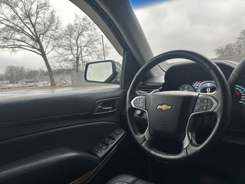 Used 2016 Chevrolet Suburban LTZ image 12