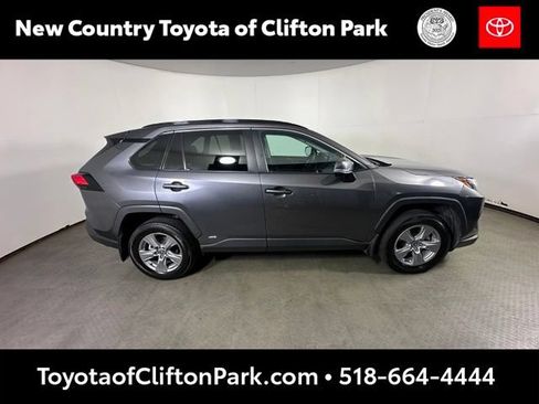 Used 2022 Toyota RAV4 XLE w/ Carpet Mat Package (TMS) AWD/4WD image 2